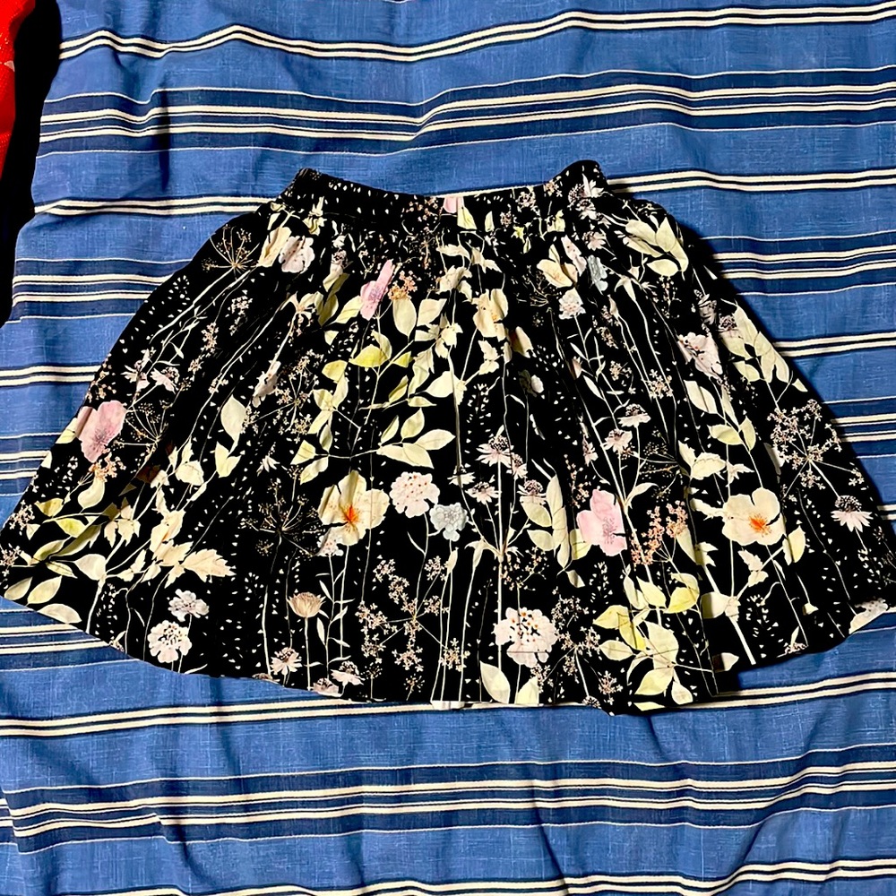 Bonpoint black, white, and pink floral skirt, size 6